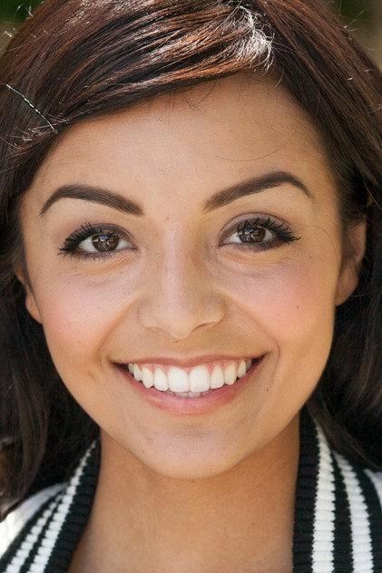 Chelsea Gray - Actor Profile Photo