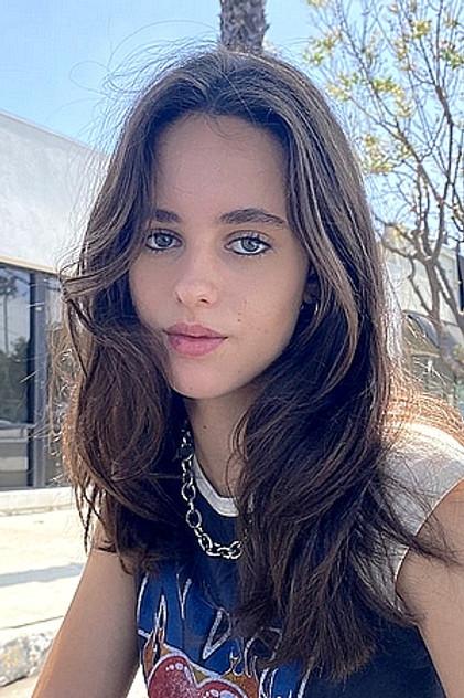 Tess Barthélémy - Actor Profile Photo