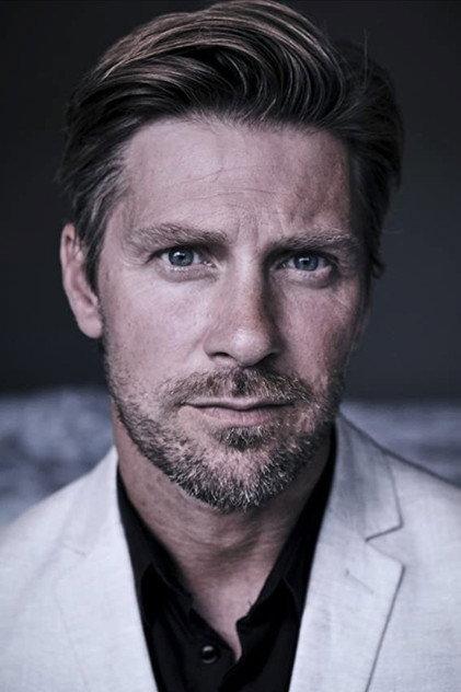 Linus Wahlgren - Actor Profile Photo
