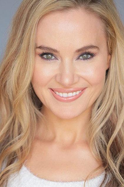 Paula LaBaredas - Actor Profile Photo