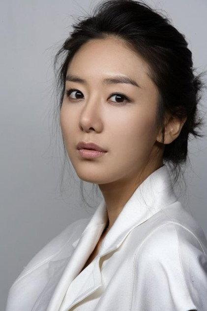 Yoon Jung-hee - Actor Profile Photo