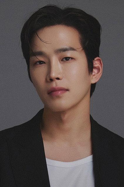 Go Yoon - Actor Profile Photo