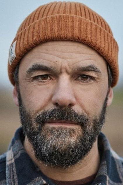 Casper Crump - Actor Profile Photo