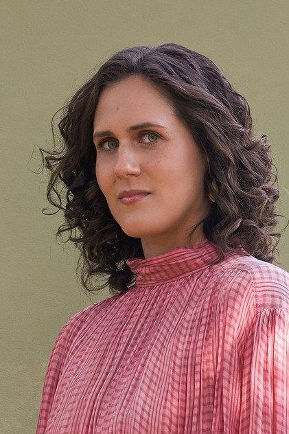 Stefanie Farrands - Actor Profile Photo
