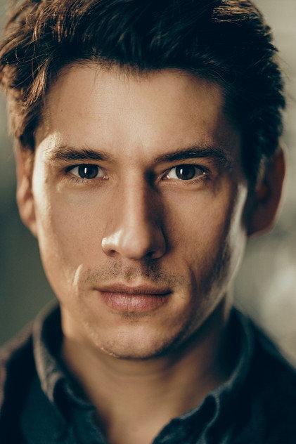 Charles Reston - Actor Profile Photo