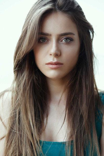Zeynep Elçin - Actor Profile Photo