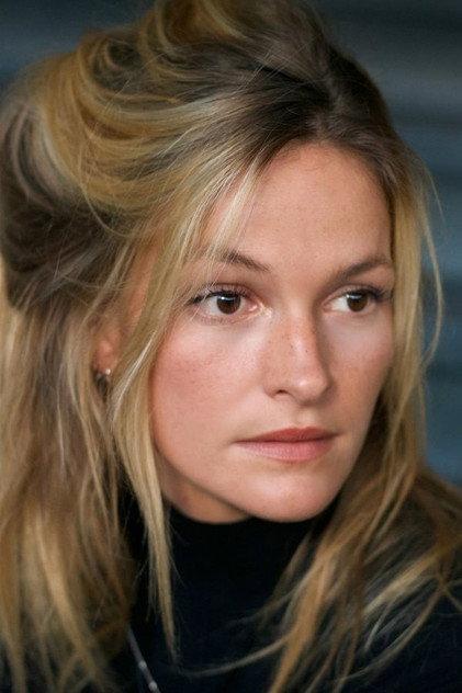 Teunie de Brouwer - Actor Profile Photo