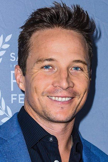 Travis Aaron Wade - Actor Profile Photo