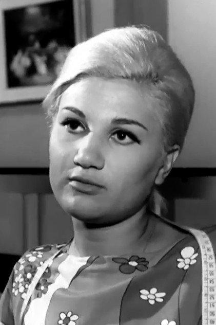 Dora Douma - Actor Profile Photo