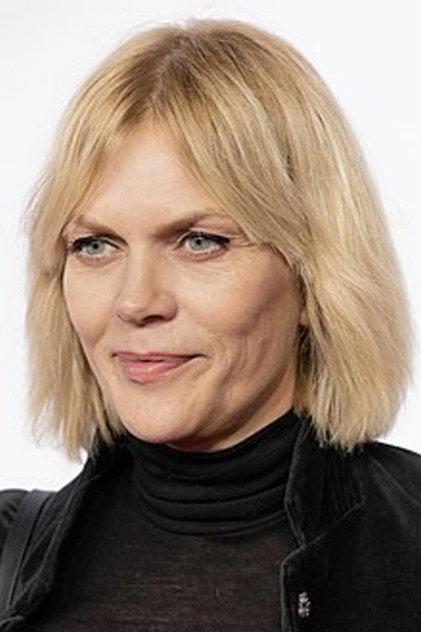 Anna Loos - Actor Profile Photo
