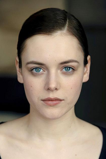 Valerie Stoll - Actor Profile Photo
