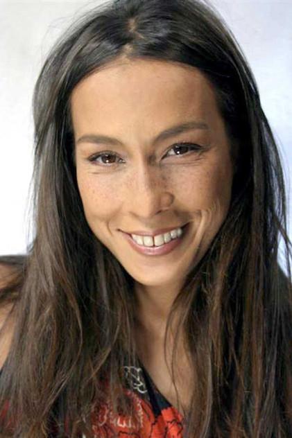 Vanille Attié - Actor Profile Photo