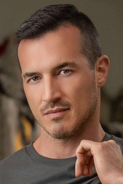 Derek Kage - Actor Profile Photo