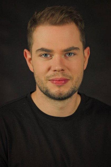 Adam Gradowski - Actor Profile Photo