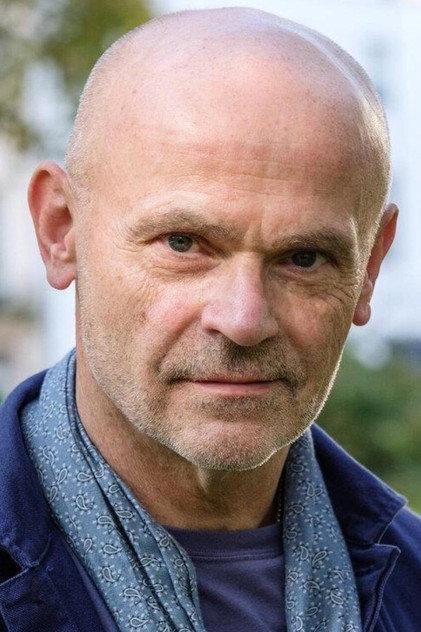 Gub Neal - Actor Profile Photo