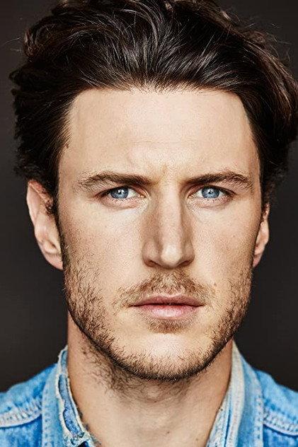 Aaron Jakubenko - Actor Profile Photo