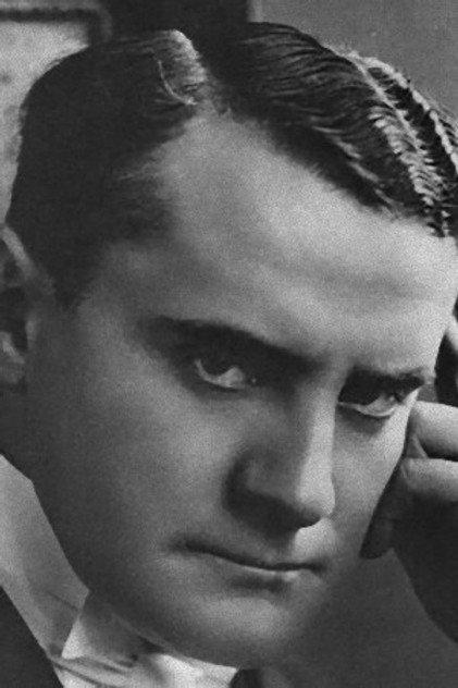 Leo Peukert - Actor Profile Photo