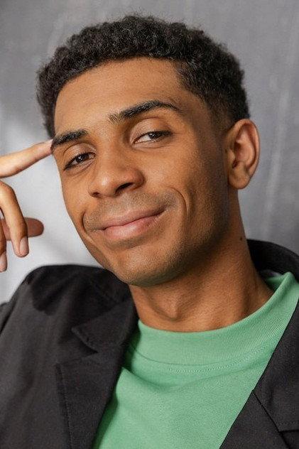 Theo Shakes - Actor Profile Photo