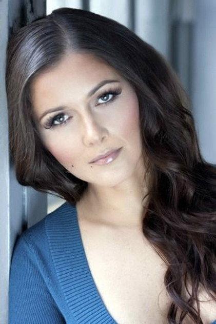 Nana Gouvea - Actor Profile Photo