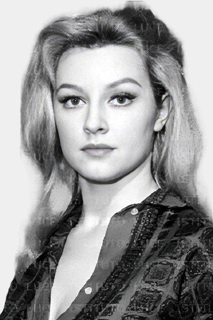 Ivy Holzer - Actor Profile Photo
