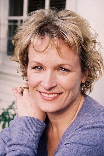 Elizabeth Dennehy - Actor Profile Photo