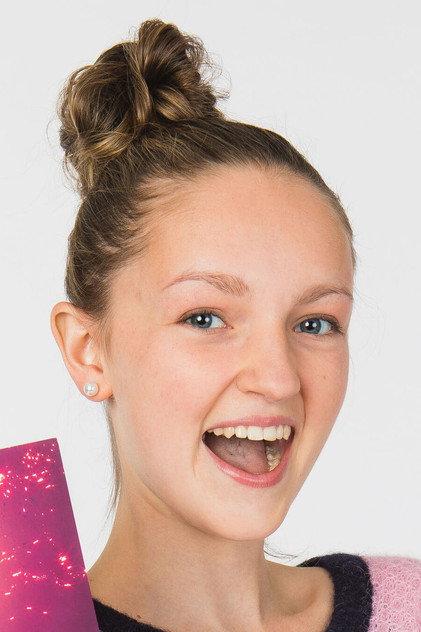 ​Emma Raveschot - Actor Profile Photo