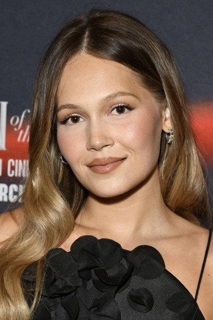 Kelli Berglund - Actor Profile Photo