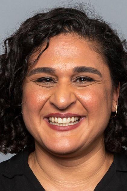 Samin Nosrat - Actor Profile Photo