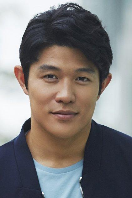 Ryohei Suzuki - Actor Profile Photo