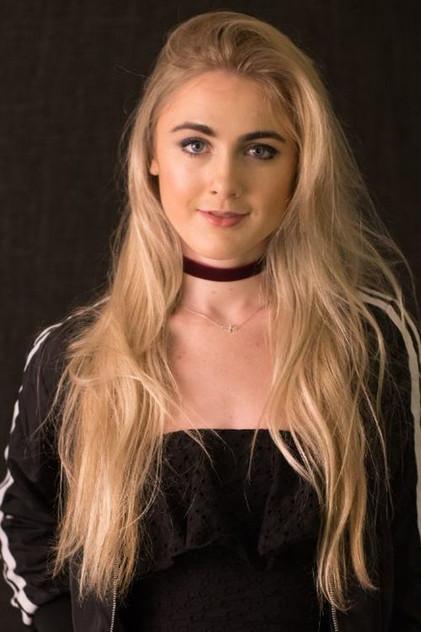 Emma Holzer - Actor Profile Photo
