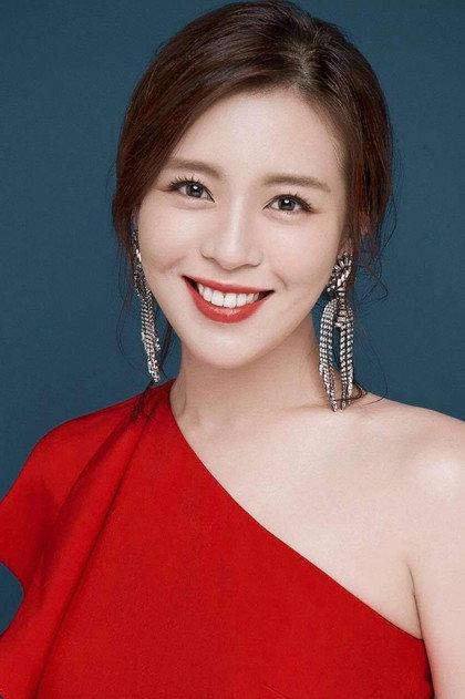 Esther Liu - Actor Profile Photo