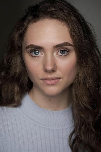 Lizzie Lomas - Actor Profile Photo