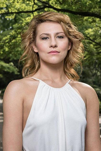 Csenge Szilágyi - Actor Profile Photo