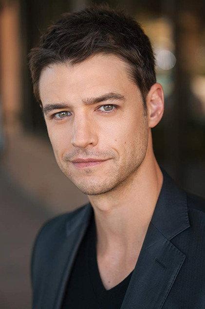 Joshua Snyder - Actor Profile Photo