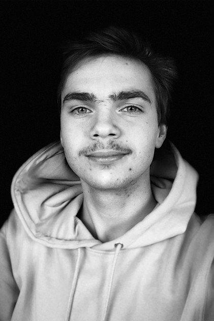 Hugo Peter - Actor Profile Photo