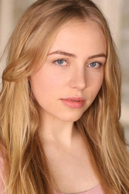 Emma Broz - Actor Profile Photo