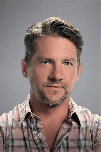 Zachary Knighton - Actor Profile Photo