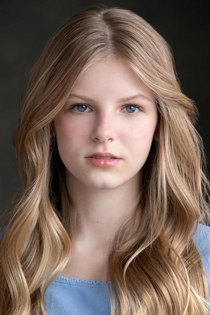 Molly Lewis - Actor Profile Photo
