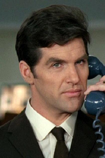 Edward Brayshaw - Actor Profile Photo