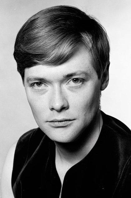 Simon Ward - Actor Profile Photo