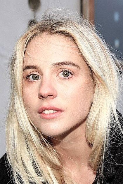 Carla Sehn - Actor Profile Photo