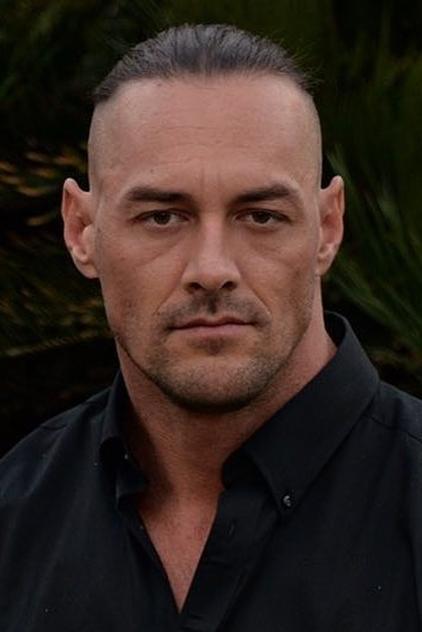 Aaron W Reed - Actor Profile Photo