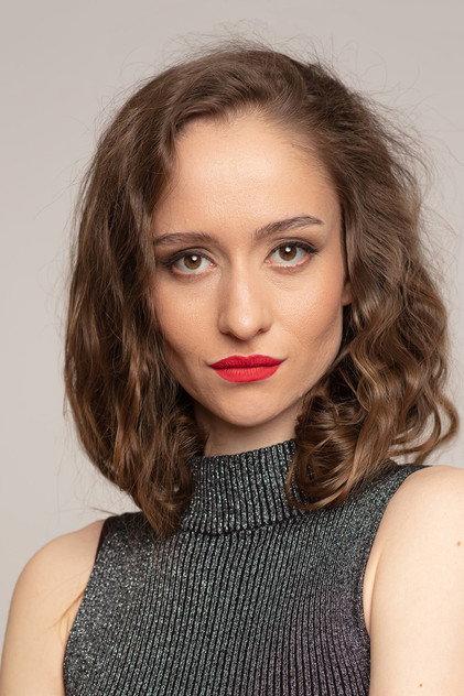 Eva Mores - Actor Profile Photo