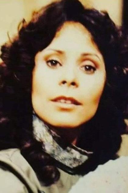 Stella Suárez - Actor Profile Photo