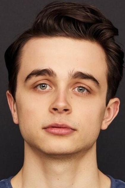 Ben Ahlers - Actor Profile Photo
