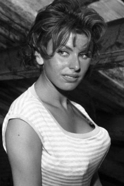 Célina Cély - Actor Profile Photo