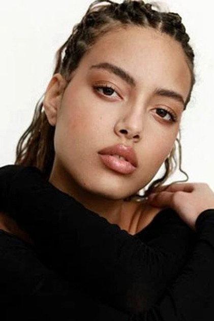 Hanna Huffman - Actor Profile Photo