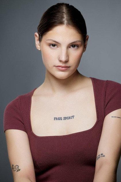Zoe Ravera - Actor Profile Photo