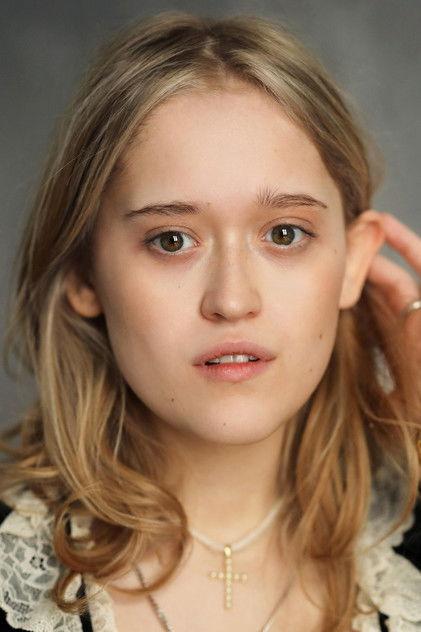 Freya Hannan-Mills - Actor Profile Photo