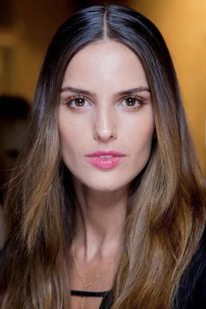 Izabel Goulart - Actor Profile Photo